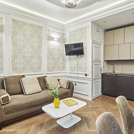 Apartment Louvre Museum By Studio Prestige Paris Exterior photo