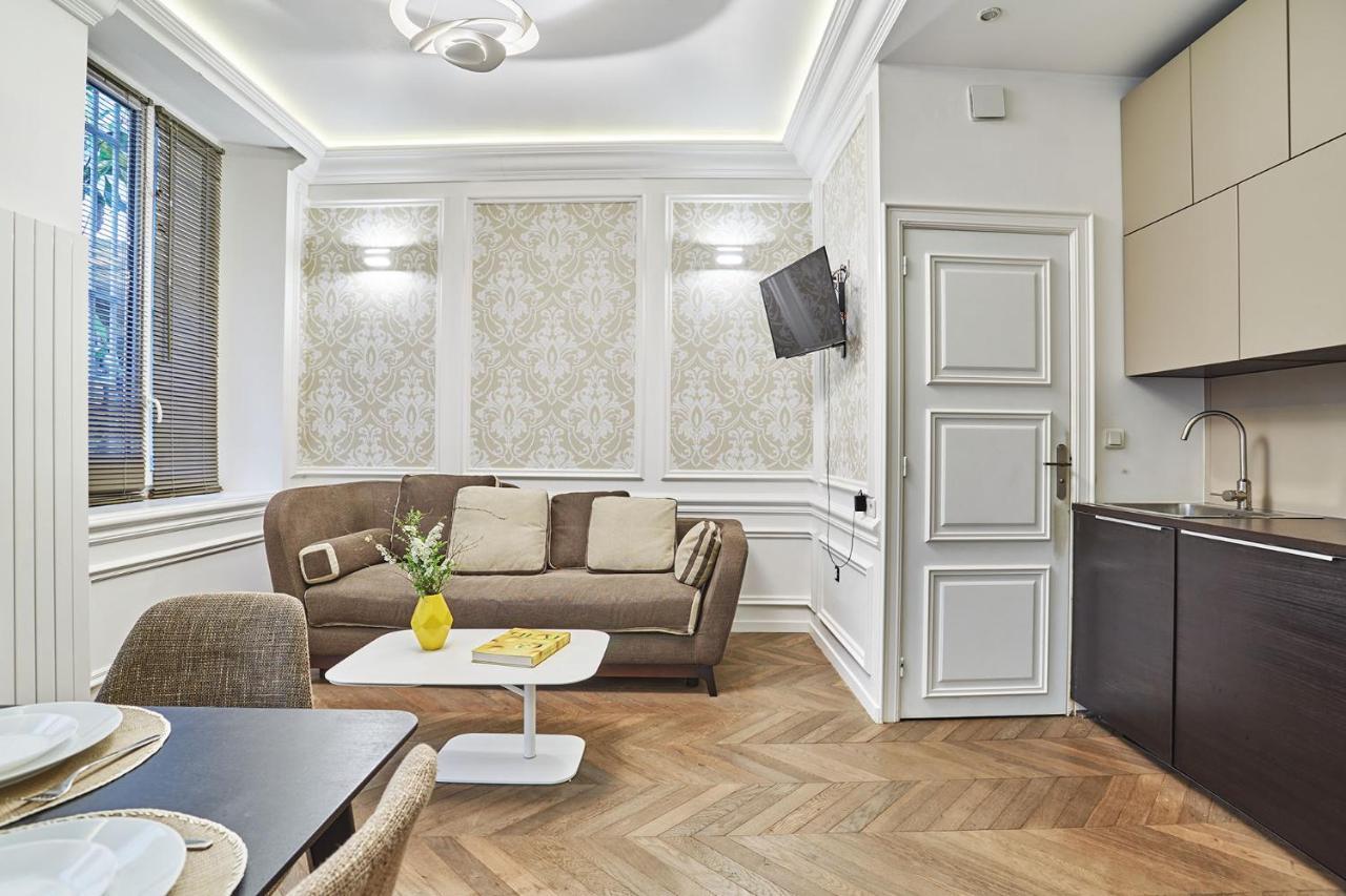 Apartment Louvre Museum By Studio Prestige Paris Exterior photo