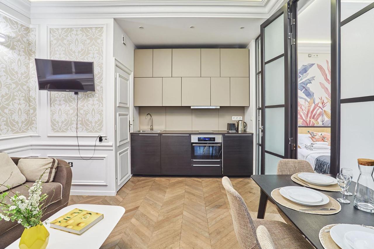 Apartment Louvre Museum By Studio Prestige Paris Exterior photo